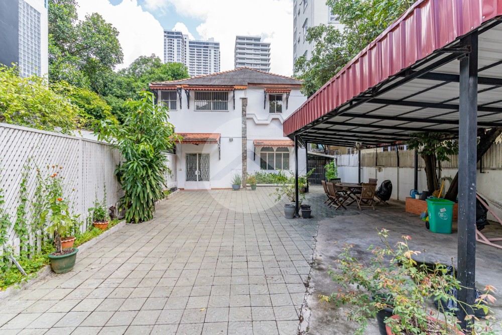 5 Bedroom Villa For Rent - Tonle Bassac, Phnom Penh
