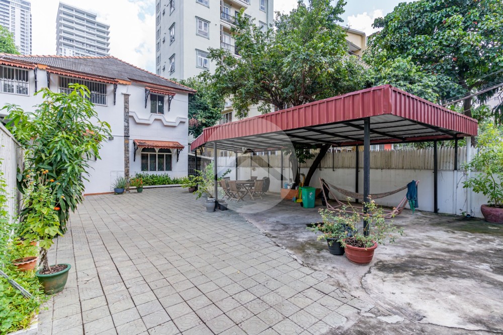 5 Bedroom Villa For Rent - Tonle Bassac, Phnom Penh - Image 30