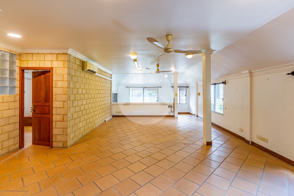5 Bedroom Villa For Rent - Tonle Bassac, Phnom Penh - Image 7