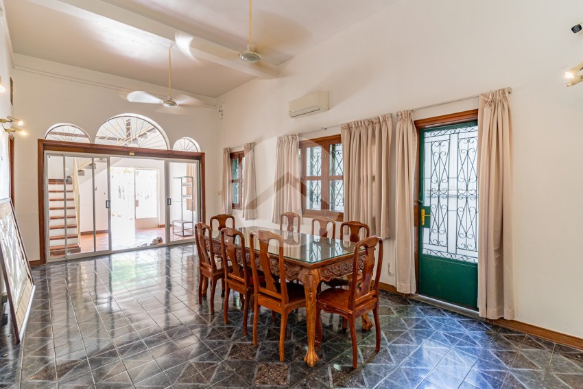 5 Bedroom Villa For Rent - Tonle Bassac, Phnom Penh