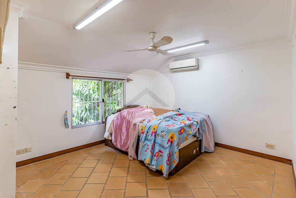 5 Bedroom Villa For Rent - Tonle Bassac, Phnom Penh - Image 19