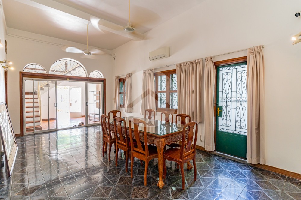 5 Bedroom Villa For Rent - Tonle Bassac, Phnom Penh - Image 2