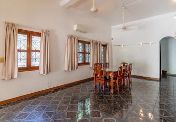 5 Bedroom Villa For Rent - Tonle Bassac, Phnom Penh thumbnail