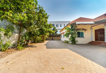 3 Bedroom House For Rent - Sala Kamreuk, Siem Reap thumbnail