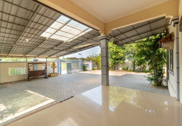 3 Bedroom House For Rent - Sala Kamreuk, Siem Reap thumbnail