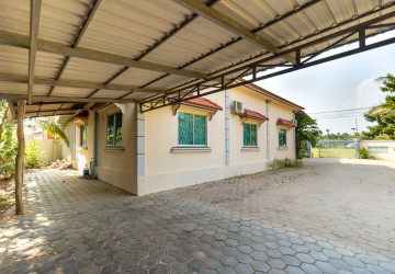 3 Bedroom House For Rent - Sala Kamreuk, Siem Reap thumbnail