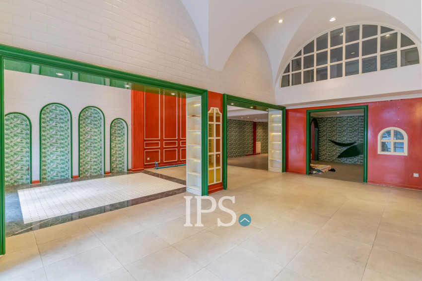 240 Sqm Retail Space For Rent - Tonle Bassac, Phnom Penh