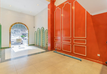240 Sqm Retail Space For Rent - Tonle Bassac, Phnom Penh thumbnail