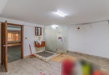 240 Sqm Retail Space For Rent - Tonle Bassac, Phnom Penh thumbnail