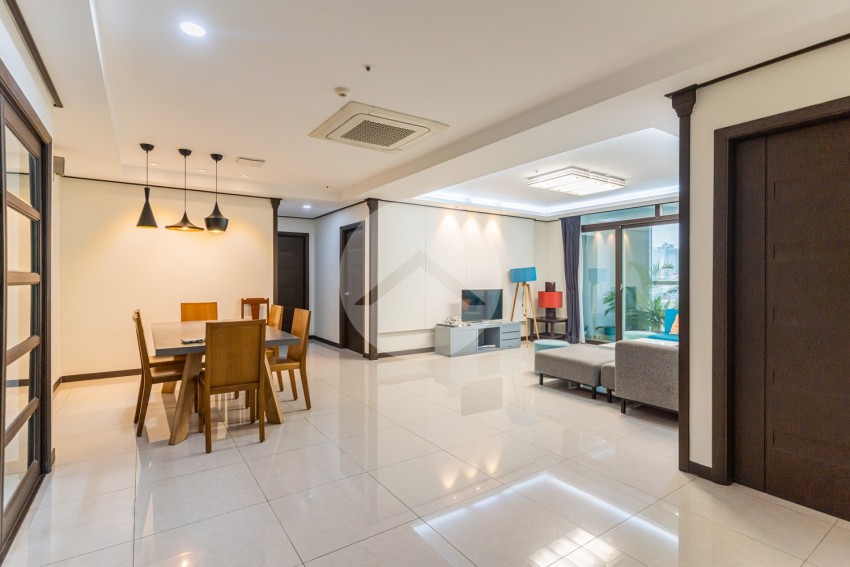 3 Bedroom Condo For Rent - Decastle Royal, BKK1,  Phnom Penh