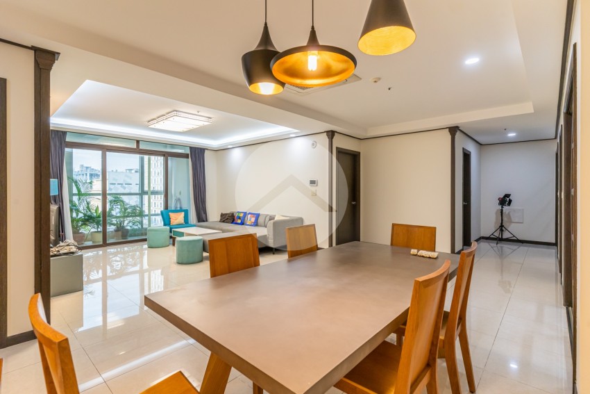 3 Bedroom Condo For Rent - Decastle Royal, BKK1,  Phnom Penh