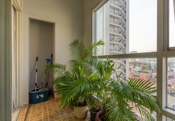 3 Bedroom Condo For Rent - Decastle Royal, BKK1,  Phnom Penh thumbnail