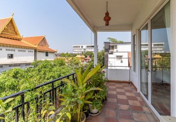 1 Bedroom Apartment For Rent - BKK1, Phnom Penh thumbnail