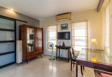 1 Bedroom Apartment For Rent - BKK1, Phnom Penh thumbnail