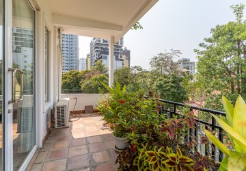 1 Bedroom Apartment For Rent - BKK1, Phnom Penh thumbnail