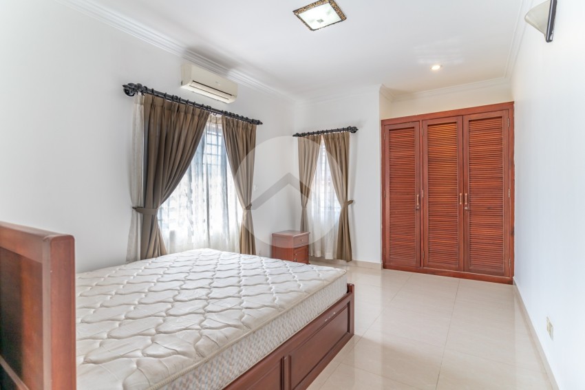 3 Bedroom Serviced Apartment For Rent - Tonle Bassac, Phnom Penh