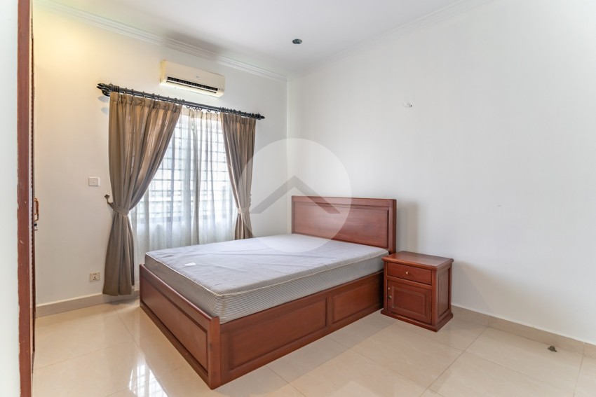 3 Bedroom Serviced Apartment For Rent - Tonle Bassac, Phnom Penh