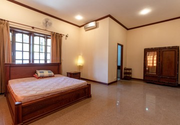 4 Bedroom House For Rent - Sala Kamreuk, Siem Reap thumbnail