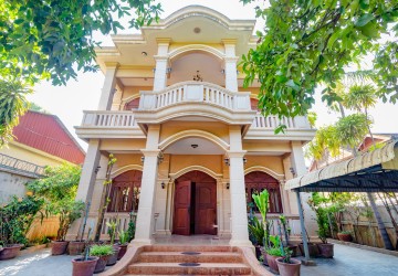 4 Bedroom House For Rent - Sala Kamreuk, Siem Reap thumbnail