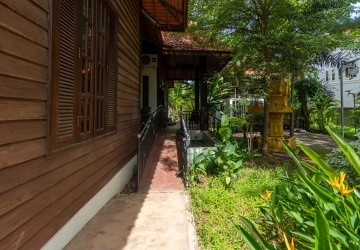 6 Bedroom Villa For Rent - Sala Kamreuk, Siem Reap thumbnail