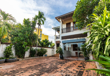 4 Bedroom Villa for Rent- Sala Kamreuk, Siem Reap thumbnail