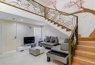 2 Bedroom Serviced Apartment For Rent - Daun Penh, Phnom Penh thumbnail