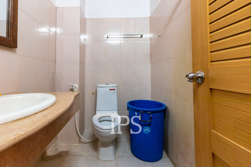 6 Bedroom House For Rent - Svay Dangkum, Siem Reap - Image 18