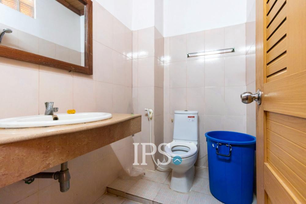 6 Bedroom House For Rent - Svay Dangkum, Siem Reap - Image 17