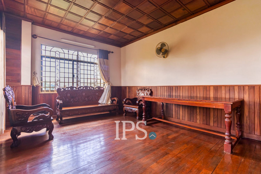 6 Bedroom House For Rent - Svay Dangkum, Siem Reap - Image 8