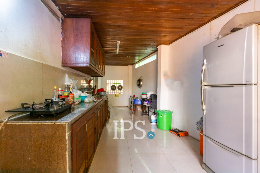 6 Bedroom House For Rent - Svay Dangkum, Siem Reap - Image 9