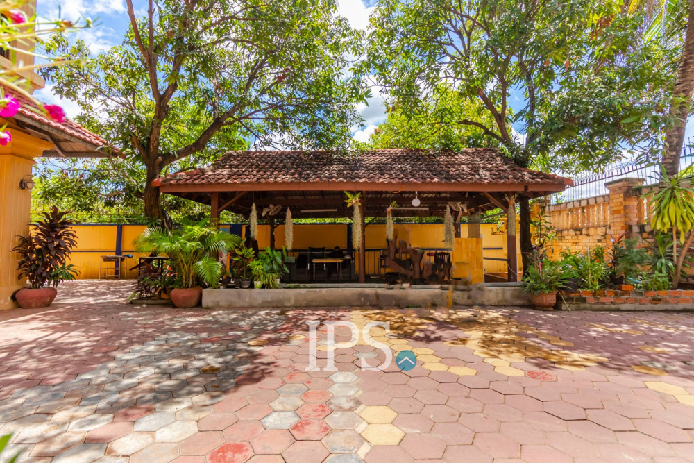 6 Bedroom House For Rent - Svay Dangkum, Siem Reap - Image 20