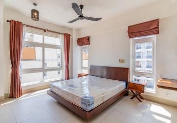 2 Bedroom Serviced Apartment For Rent - Chakto Mukh, Phnom Penh thumbnail