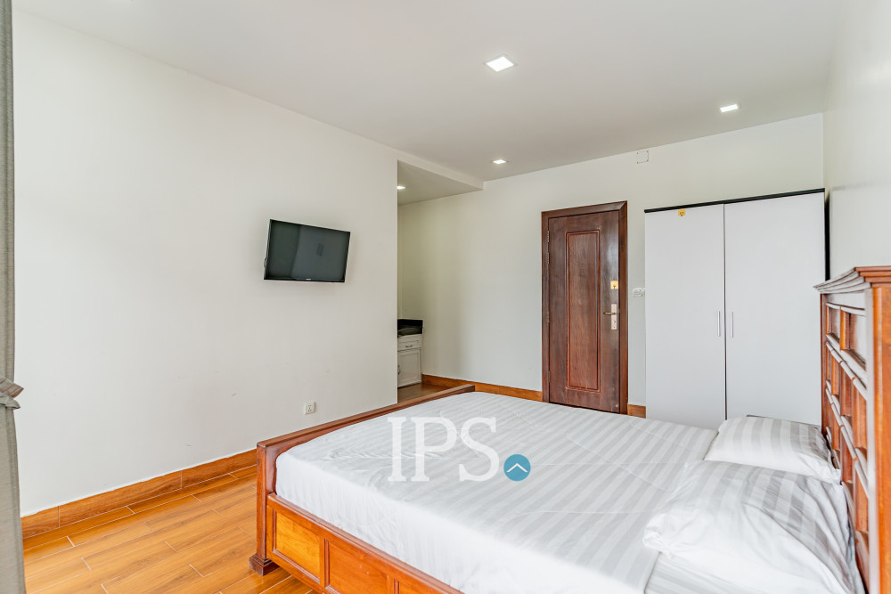 2 Bedroom Serviced Apartment For Rent - Tonle Bassac, Phnom Penh - Image 10