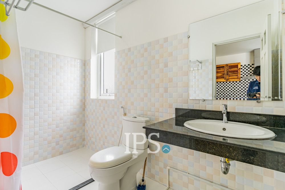 1 Bedroom Serviced Apartment For Rent - Tonle Bassac, Phnom Penh - Image 11
