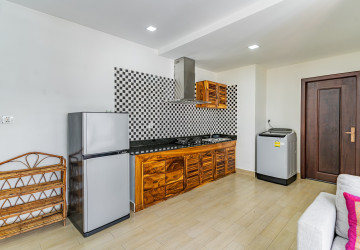 1 Bedroom Serviced Apartment For Rent - Tonle Bassac, Phnom Penh - Image 4