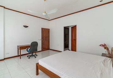 5 Bedroom Villa For Rent - Toul Kork, Phnom Penh thumbnail