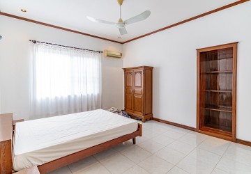 5 Bedroom Villa For Rent - Toul Kork, Phnom Penh thumbnail