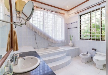 5 Bedroom Villa For Rent - Toul Kork, Phnom Penh thumbnail