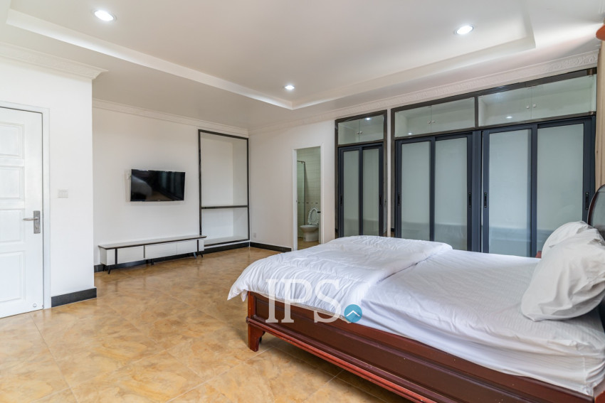 3 Bedroom Serviced Penthouse For Rent - Beoung Prolit, Phnom Penh