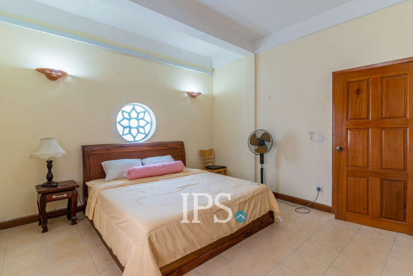 3 Bedroom Apartment For Rent - Tonle Bassac, Phnom Penh