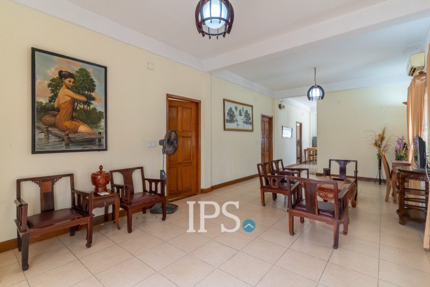 3 Bedroom Apartment For Rent - Tonle Bassac, Phnom Penh