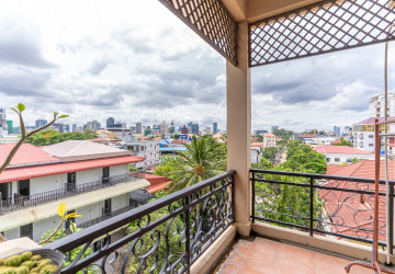 3 Bedroom Apartment For Rent - Tonle Bassac, Phnom Penh thumbnail