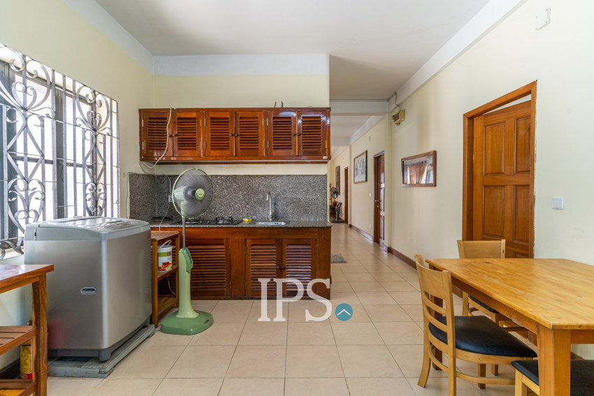 3 Bedroom Apartment For Rent - Tonle Bassac, Phnom Penh