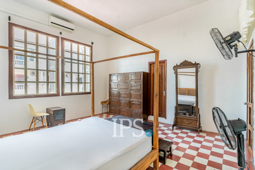 Renovated 2 Bedroom Apartment For Rent - Srah Chork, Phnom Penh