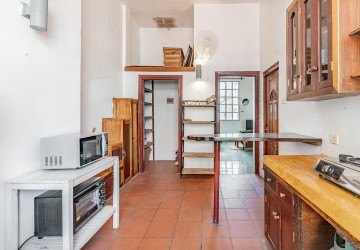 Renovated 2 Bedroom Apartment For Rent - Srah Chork, Phnom Penh thumbnail