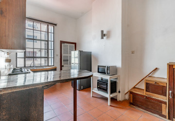 Renovated 2 Bedroom Apartment For Rent - Srah Chork, Phnom Penh thumbnail