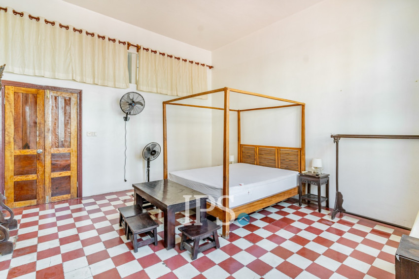 Renovated 2 Bedroom Apartment For Rent - Srah Chork, Phnom Penh