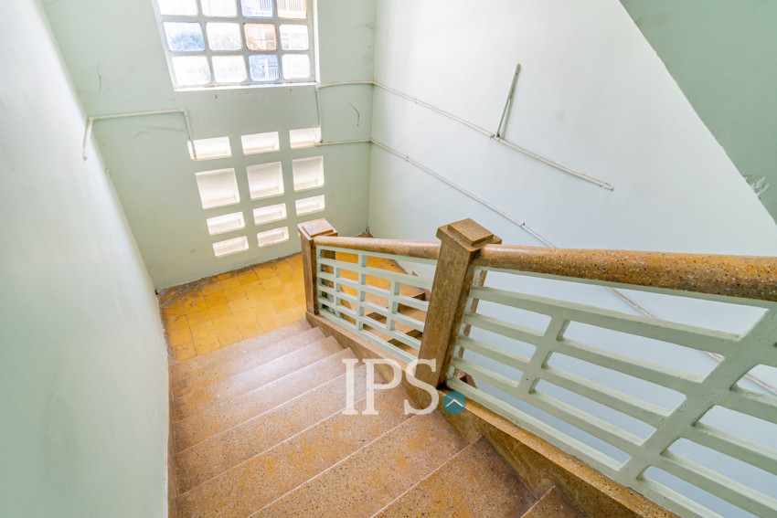 Renovated 2 Bedroom Apartment For Rent - Srah Chork, Phnom Penh