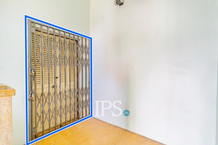 Renovated 2 Bedroom Apartment For Rent - Srah Chork, Phnom Penh