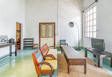 Renovated 2 Bedroom Apartment For Rent - Srah Chork, Phnom Penh thumbnail